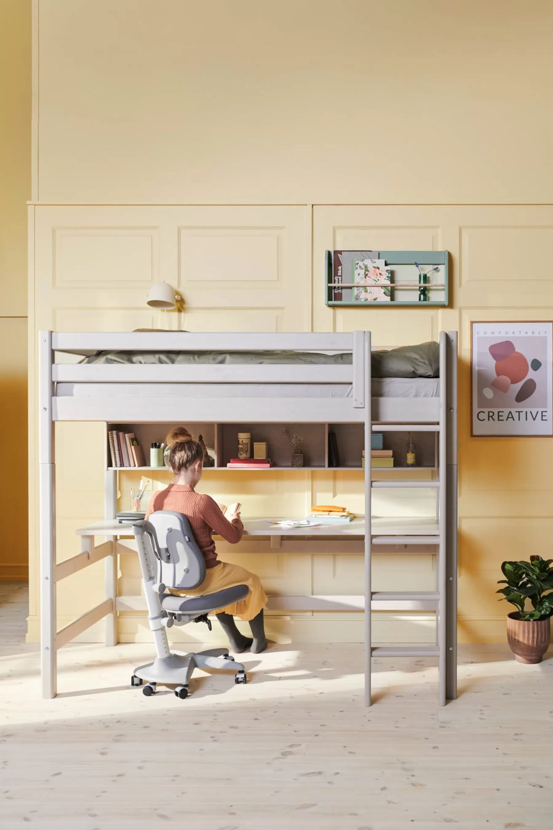 FLEXA Cama alta con escalera recta y escritorio^ Camas Con Escritorio | Camas Altas
